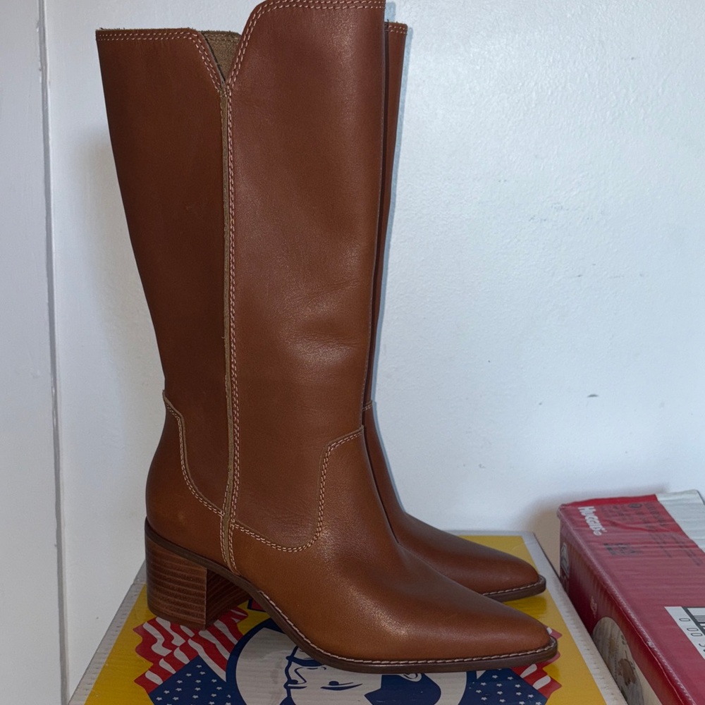 Kelsi Dagger Brown Leather Women's Boots size 6